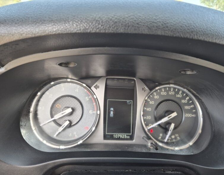 TOYOTA  HILUX 4x4 ***DOUBLE CAB***